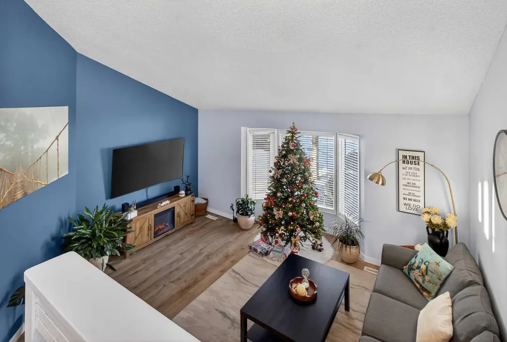 77 Summerfield Road SE Airdrie AB T4B 1X8