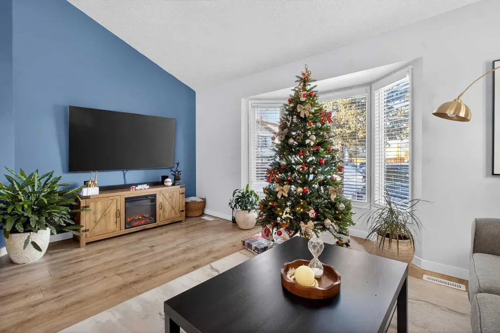 77 Summerfield Road SE Airdrie AB T4B 1X8