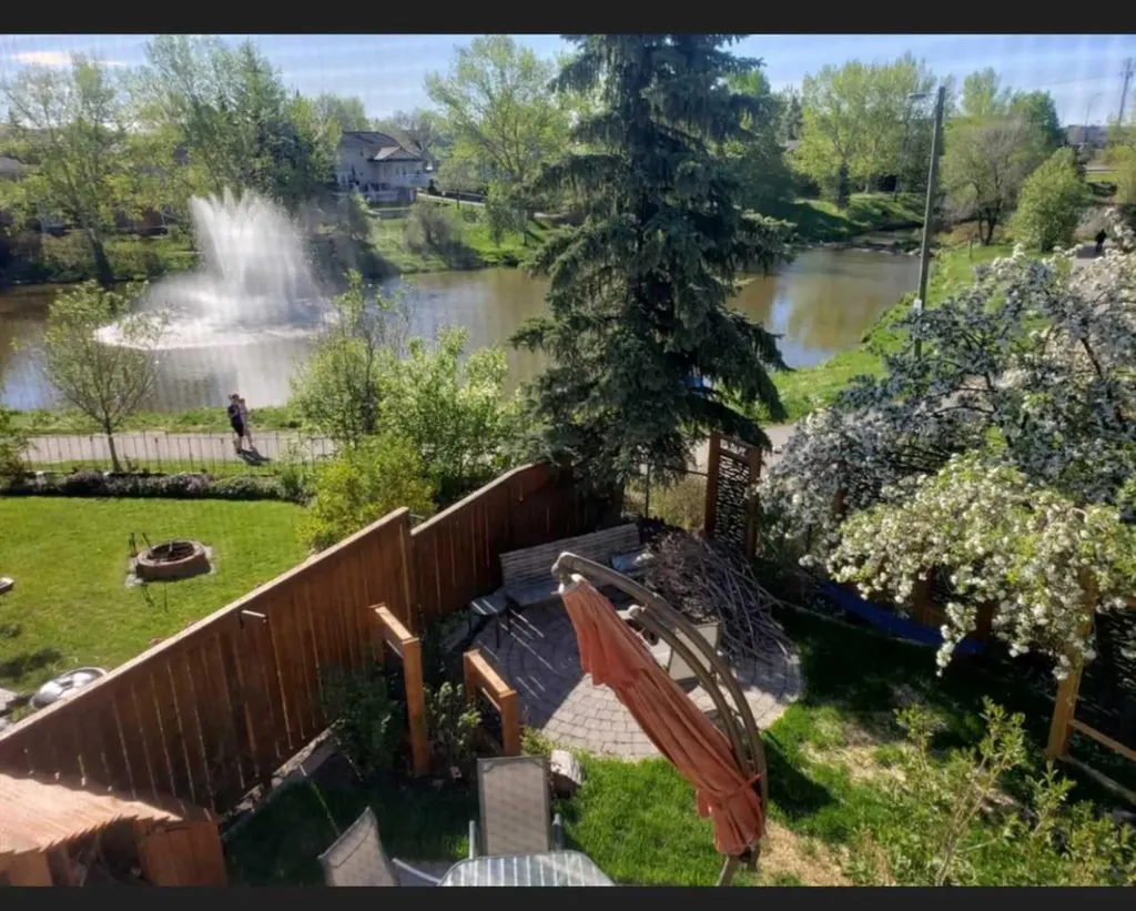 77 Summerfield Road SE Airdrie AB T4B 1X8