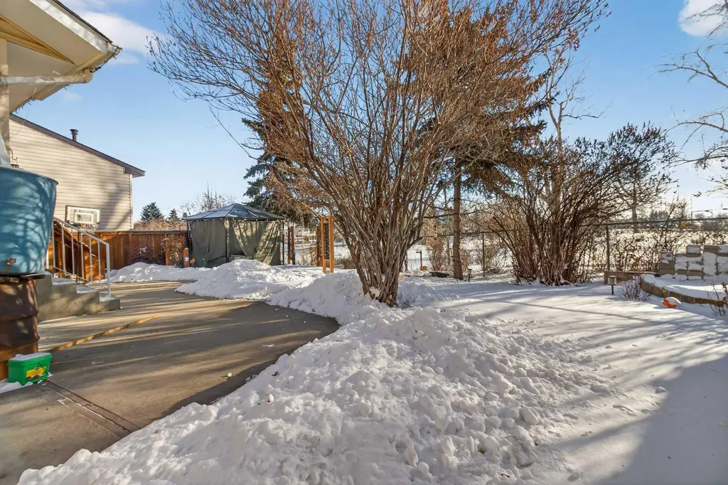 77 Summerfield Road SE Airdrie AB T4B 1X8
