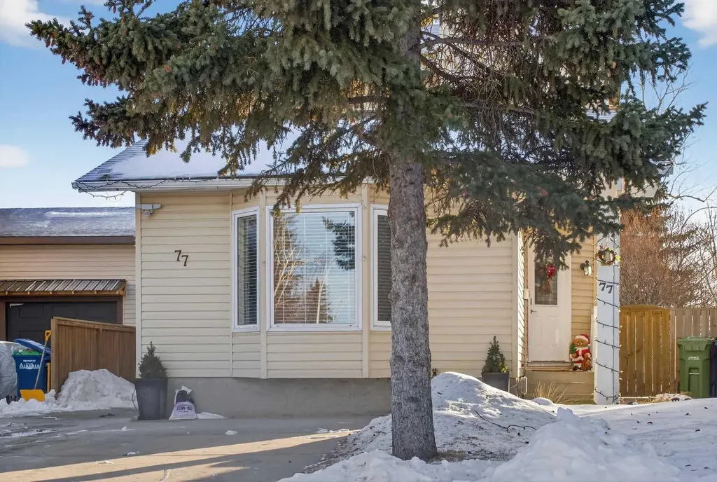 77 Summerfield Road SE Airdrie AB T4B 1X8