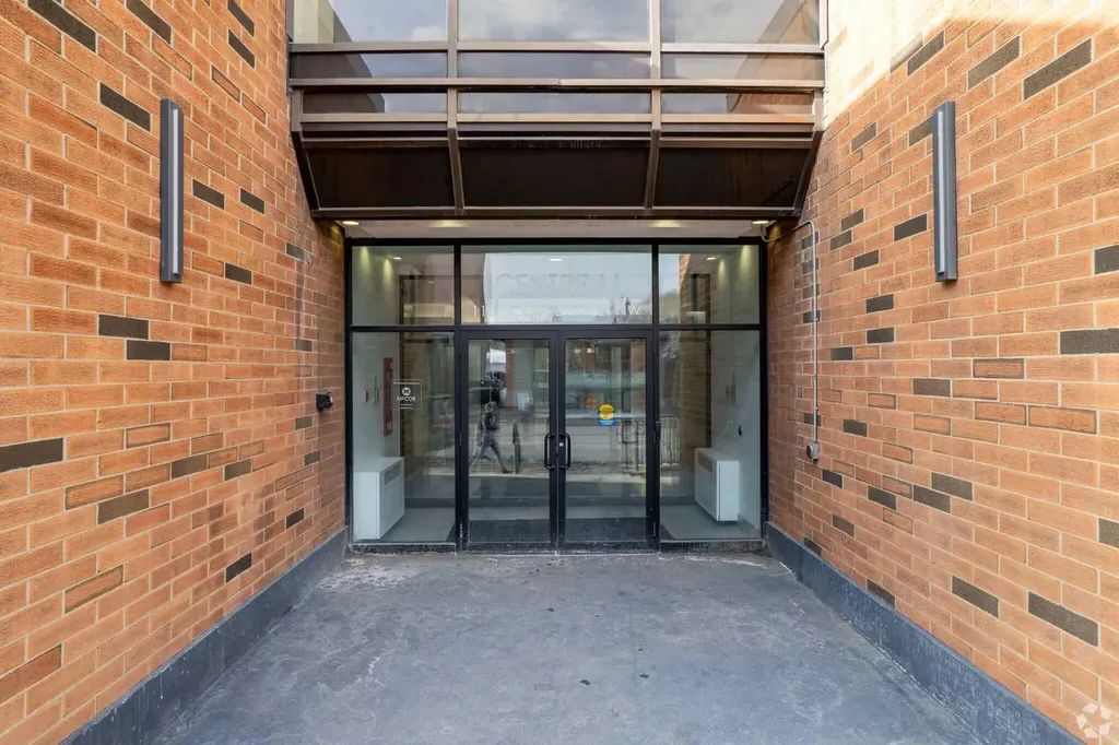 1121 Centre Street NW Calgary AB T2E 7k6