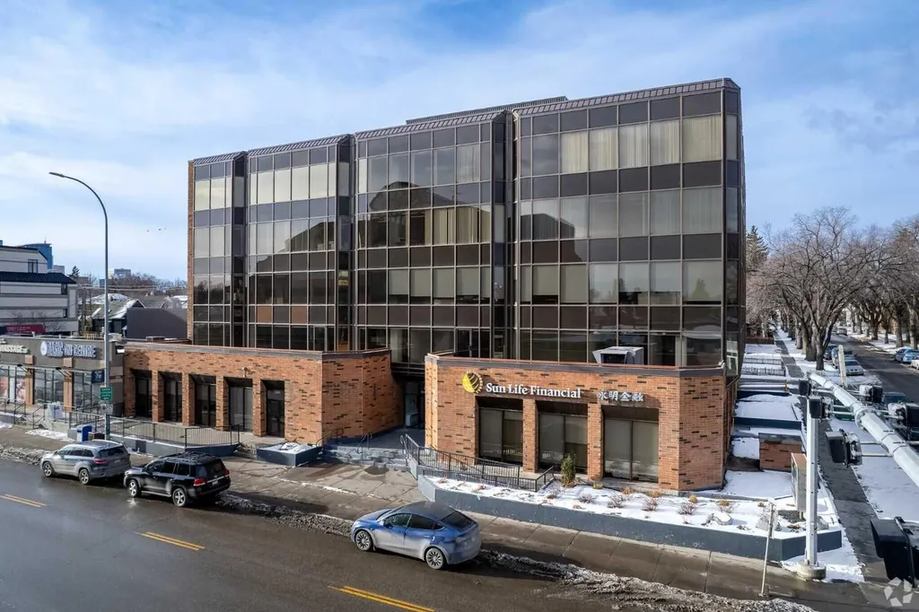 1121 Centre Street NW Calgary AB T2E 7k6