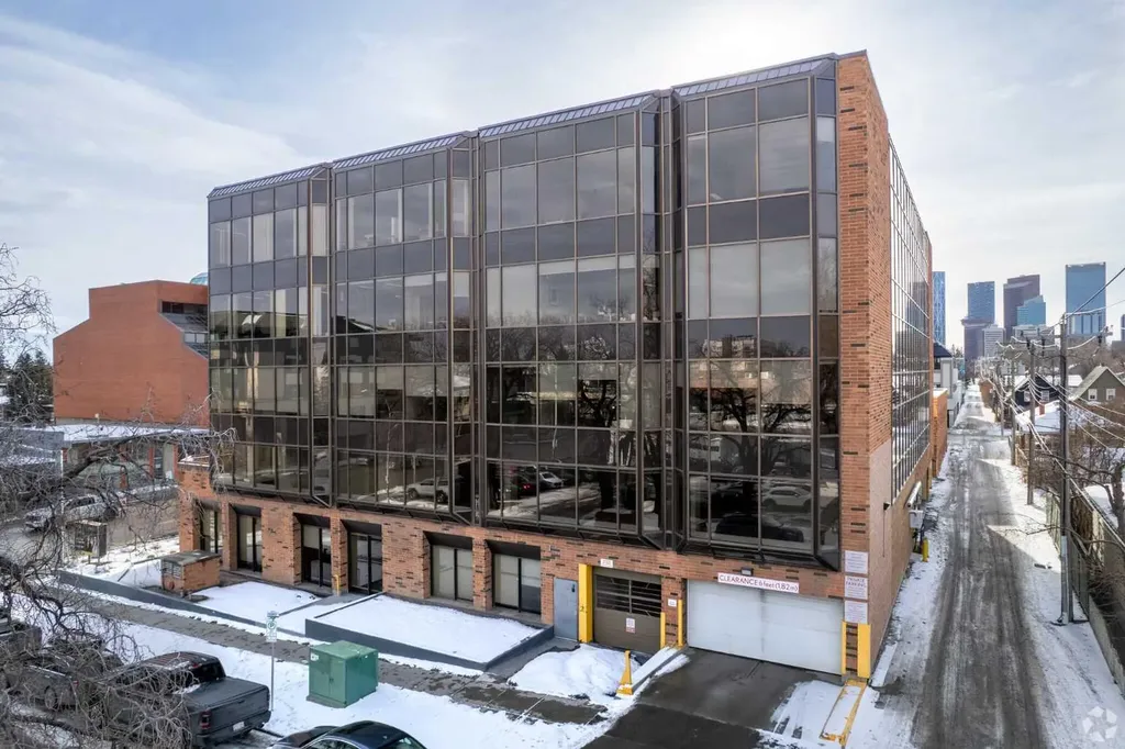 1121 Centre Street NW Calgary AB T2E 7k6