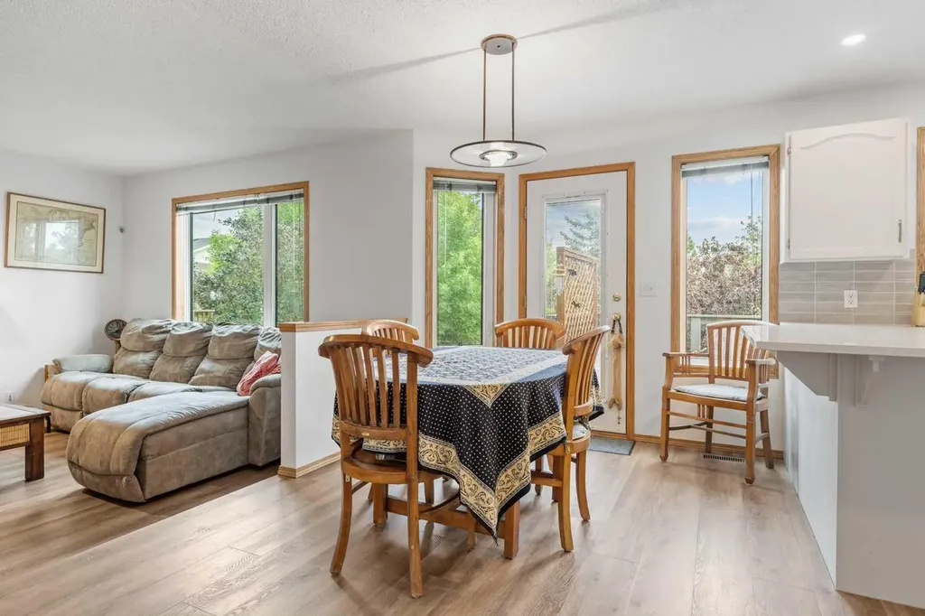 39 Arbour Wood Close NW Calgary AB T3G 4A8