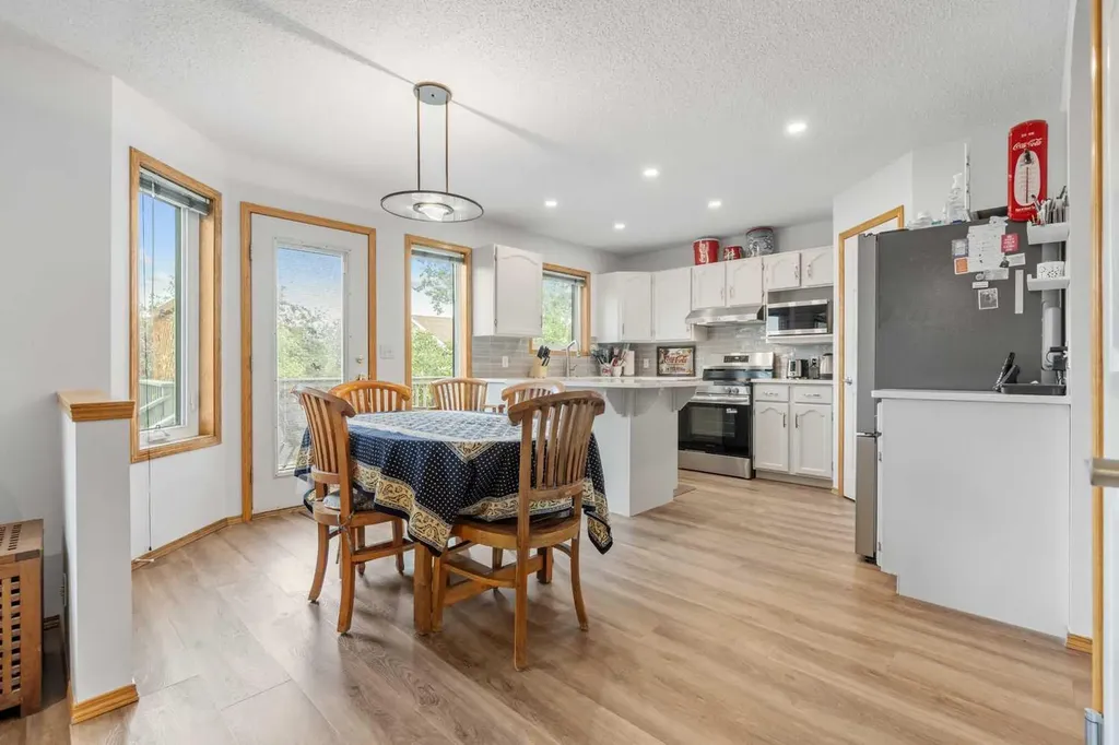 39 Arbour Wood Close NW Calgary AB T3G 4A8