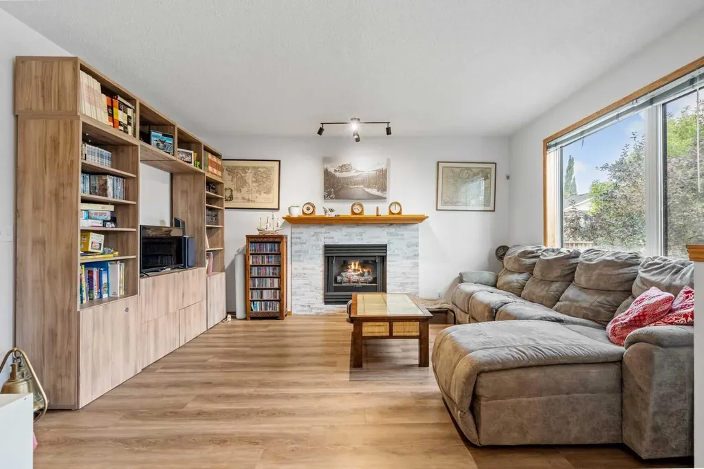 39 Arbour Wood Close NW Calgary AB T3G 4A8