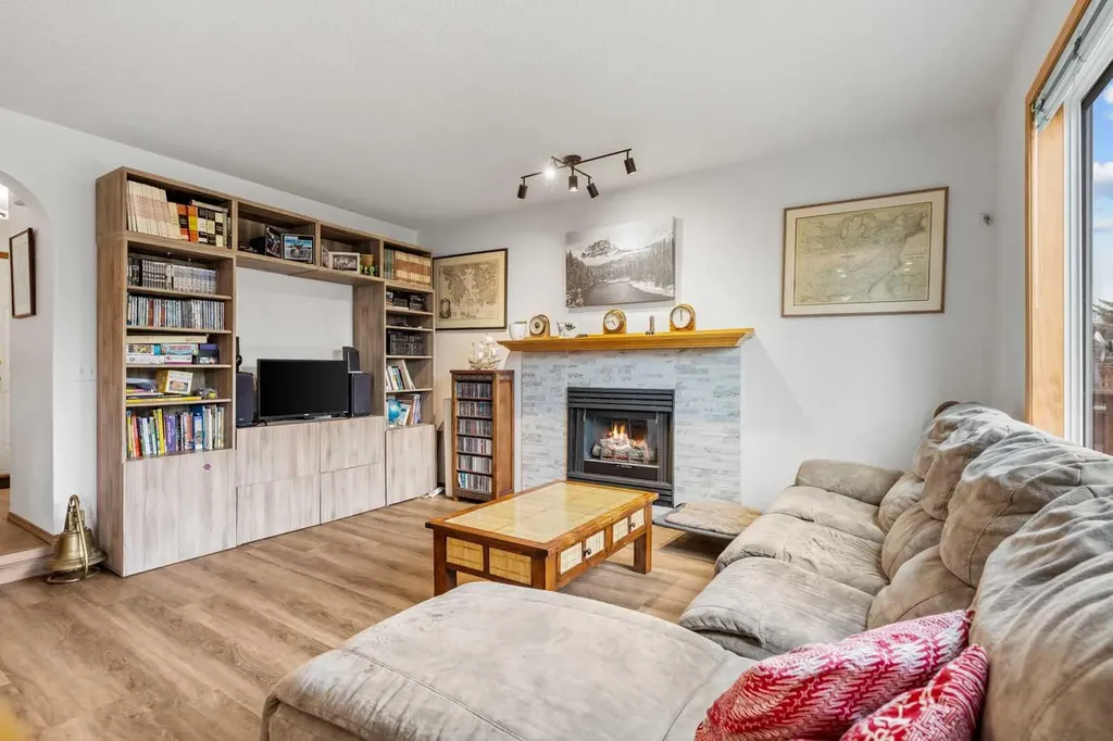 39 Arbour Wood Close NW Calgary AB T3G 4A8