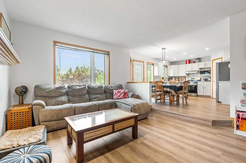 39 Arbour Wood Close NW Calgary AB T3G 4A8