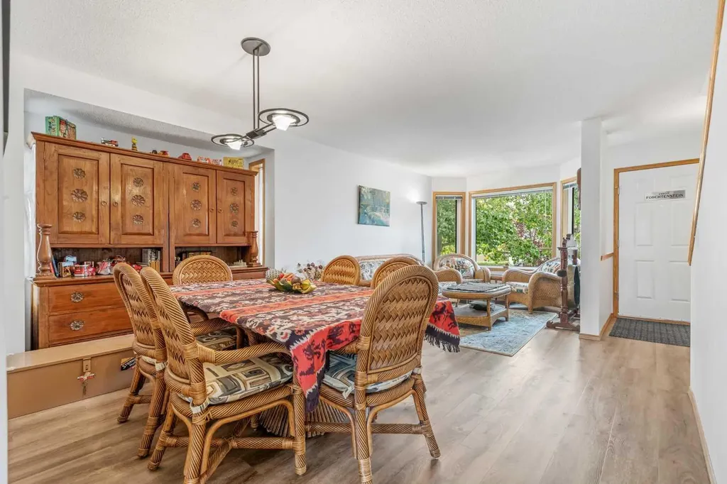39 Arbour Wood Close NW Calgary AB T3G 4A8