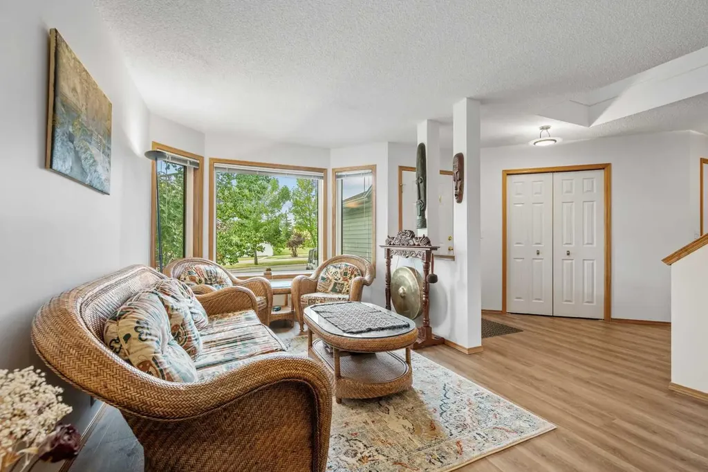39 Arbour Wood Close NW Calgary AB T3G 4A8