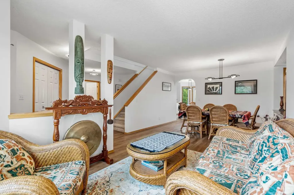 39 Arbour Wood Close NW Calgary AB T3G 4A8