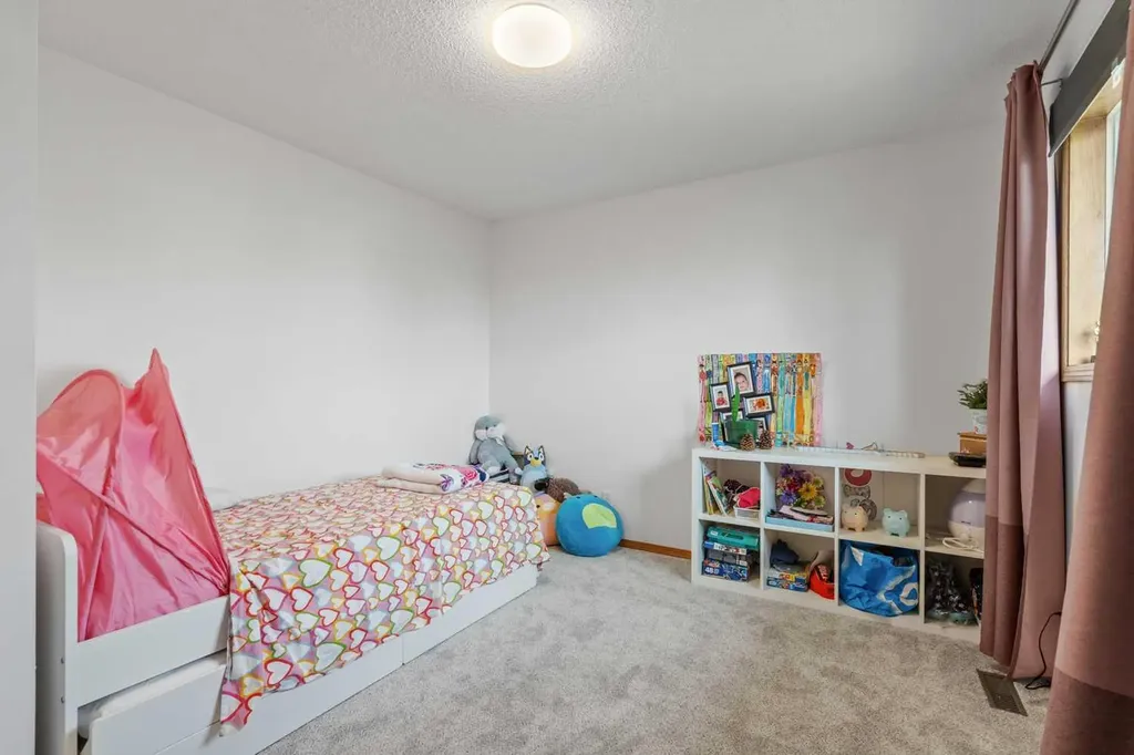 39 Arbour Wood Close NW Calgary AB T3G 4A8