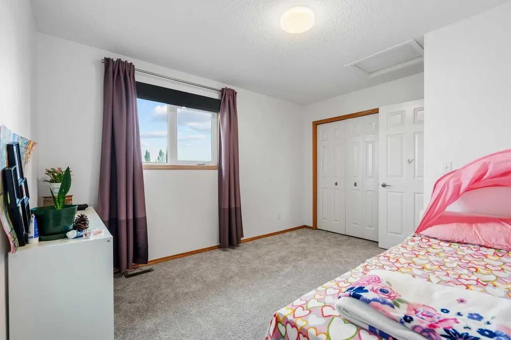 39 Arbour Wood Close NW Calgary AB T3G 4A8