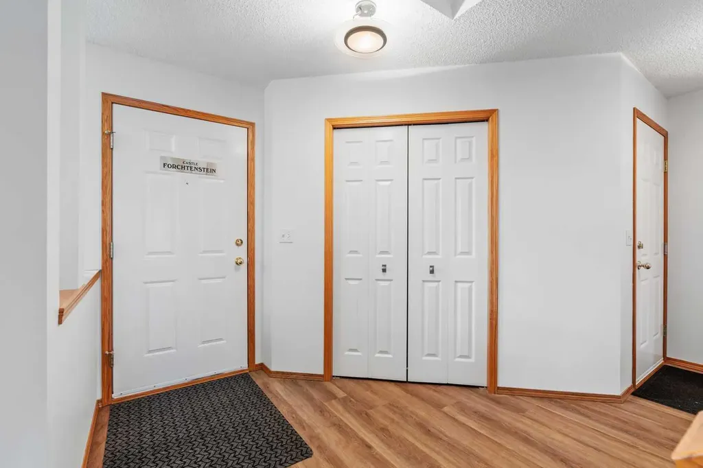 39 Arbour Wood Close NW Calgary AB T3G 4A8