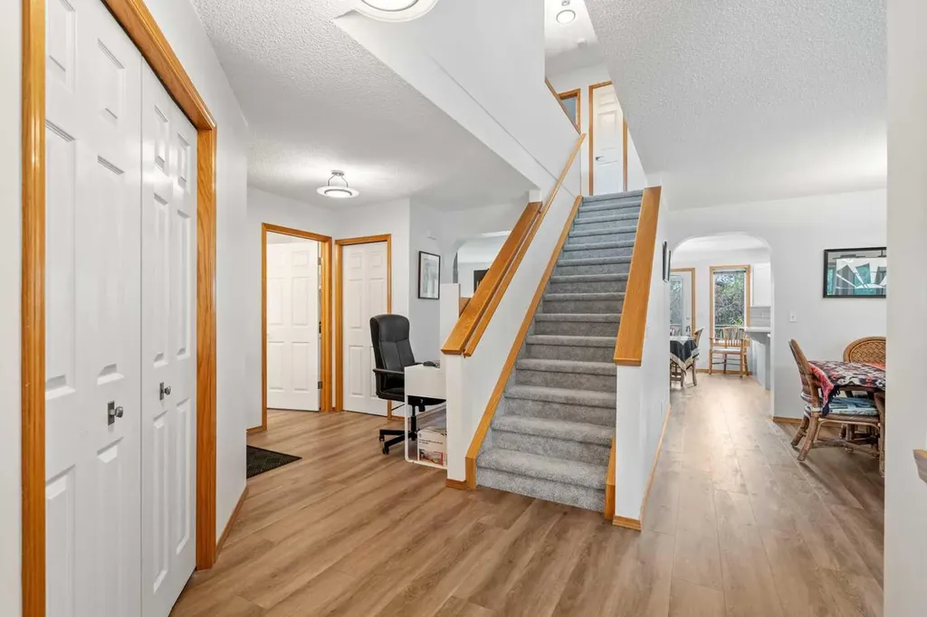 39 Arbour Wood Close NW Calgary AB T3G 4A8