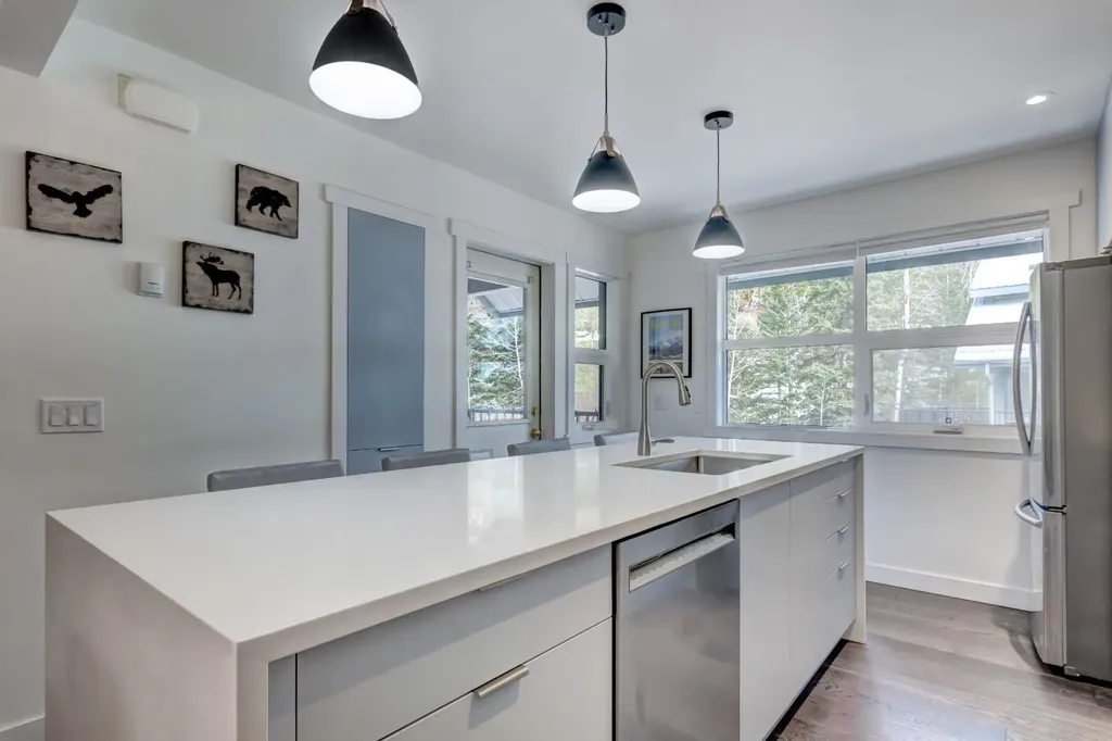 242 Benchlands Terrace Canmore AB T1W 1E9