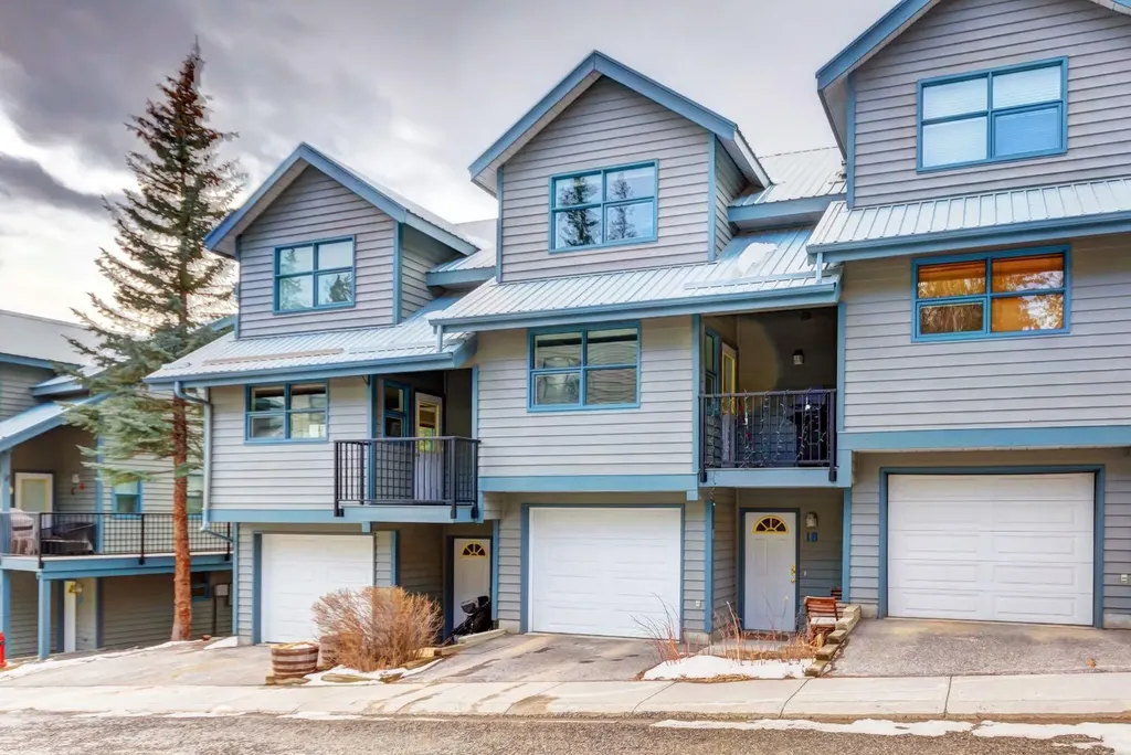 242 Benchlands Terrace Canmore AB T1W 1E9