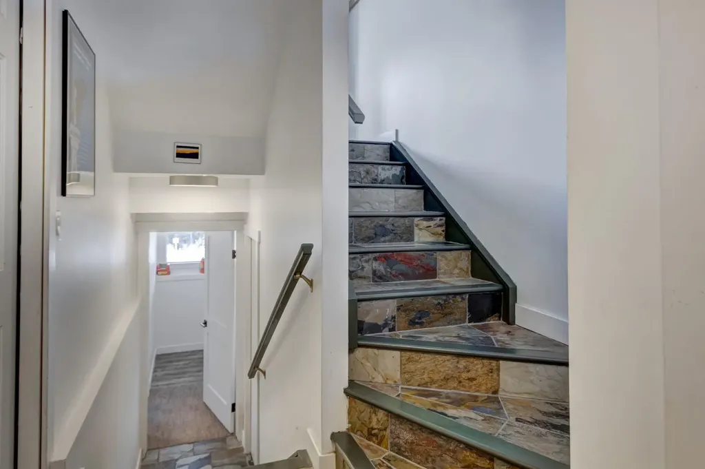 242 Benchlands Terrace Canmore AB T1W 1E9