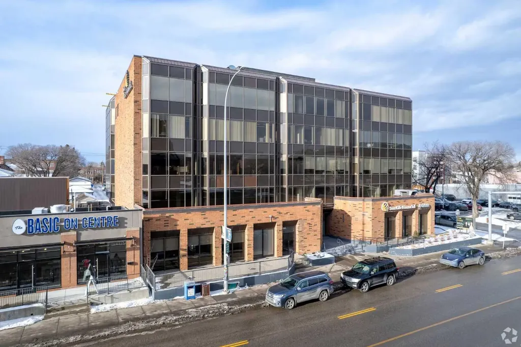1121 Centre Street NW Calgary AB T2E 7k6