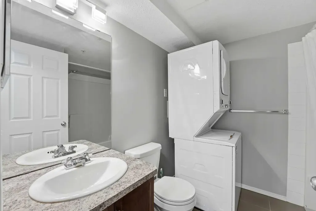 3 Broadway Rise Sylvan Lake AB T4S 0G9