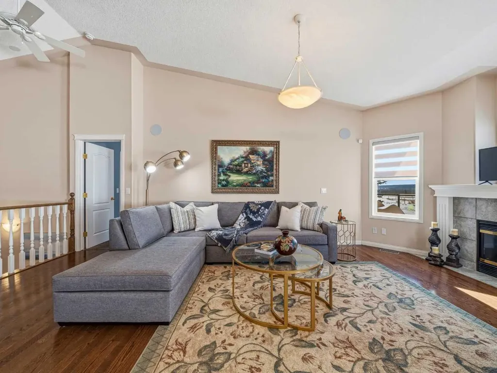 84 Sierra Morena Landing SW Calgary AB T3H4K3