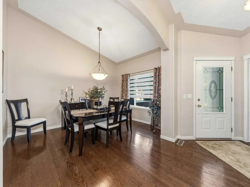 84 Sierra Morena Landing SW Calgary AB T3H4K3