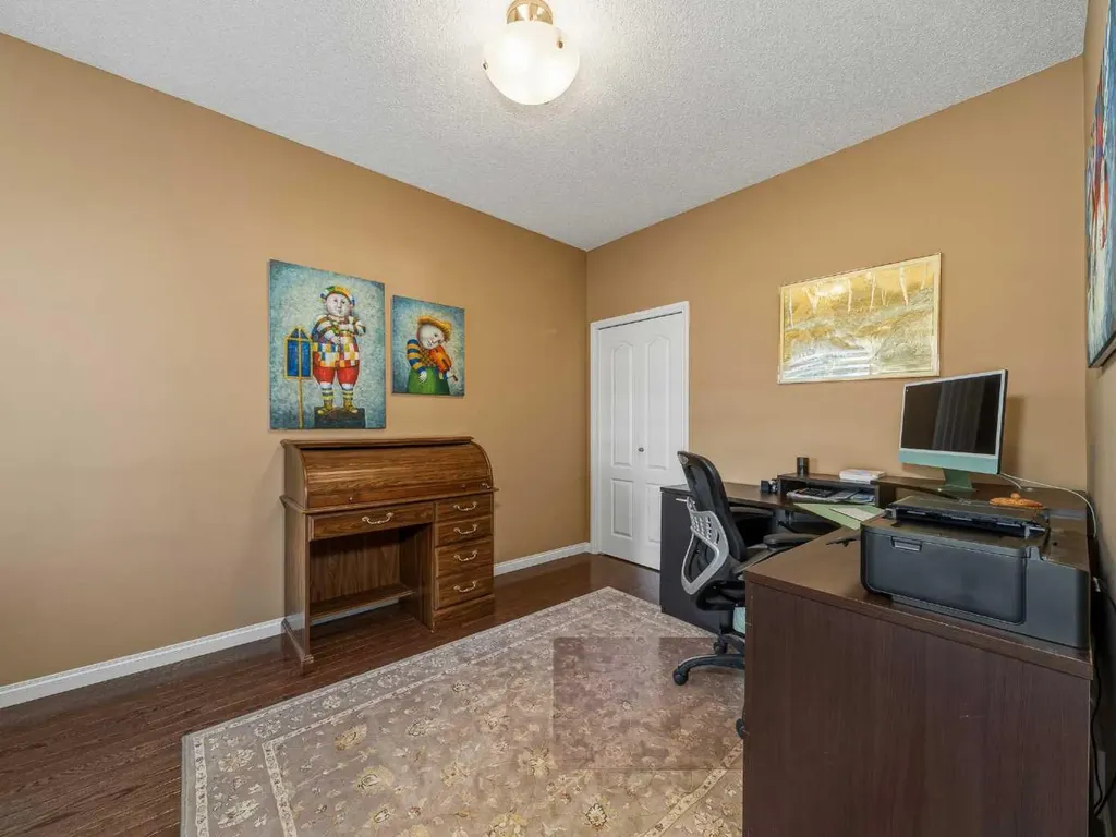84 Sierra Morena Landing SW Calgary AB T3H4K3