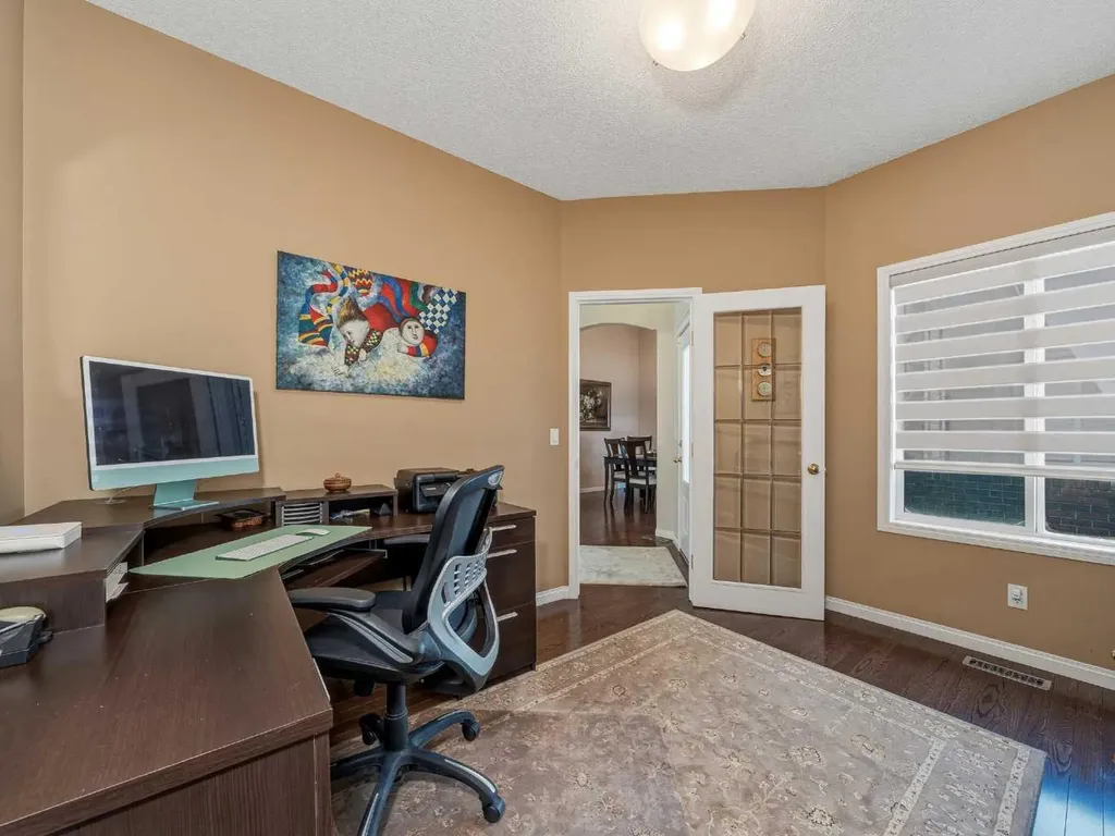 84 Sierra Morena Landing SW Calgary AB T3H4K3