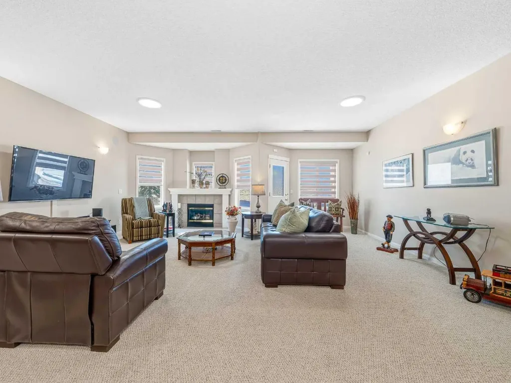 84 Sierra Morena Landing SW Calgary AB T3H4K3
