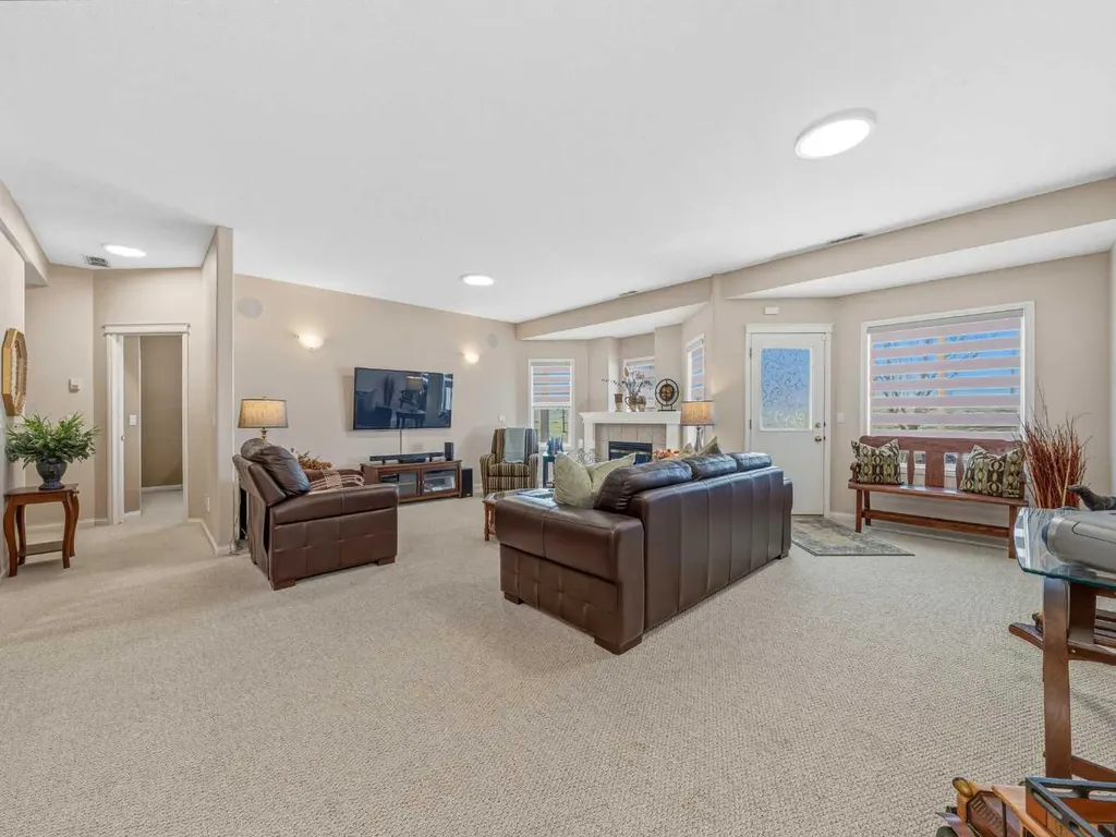 84 Sierra Morena Landing SW Calgary AB T3H4K3