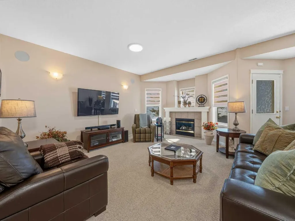 84 Sierra Morena Landing SW Calgary AB T3H4K3
