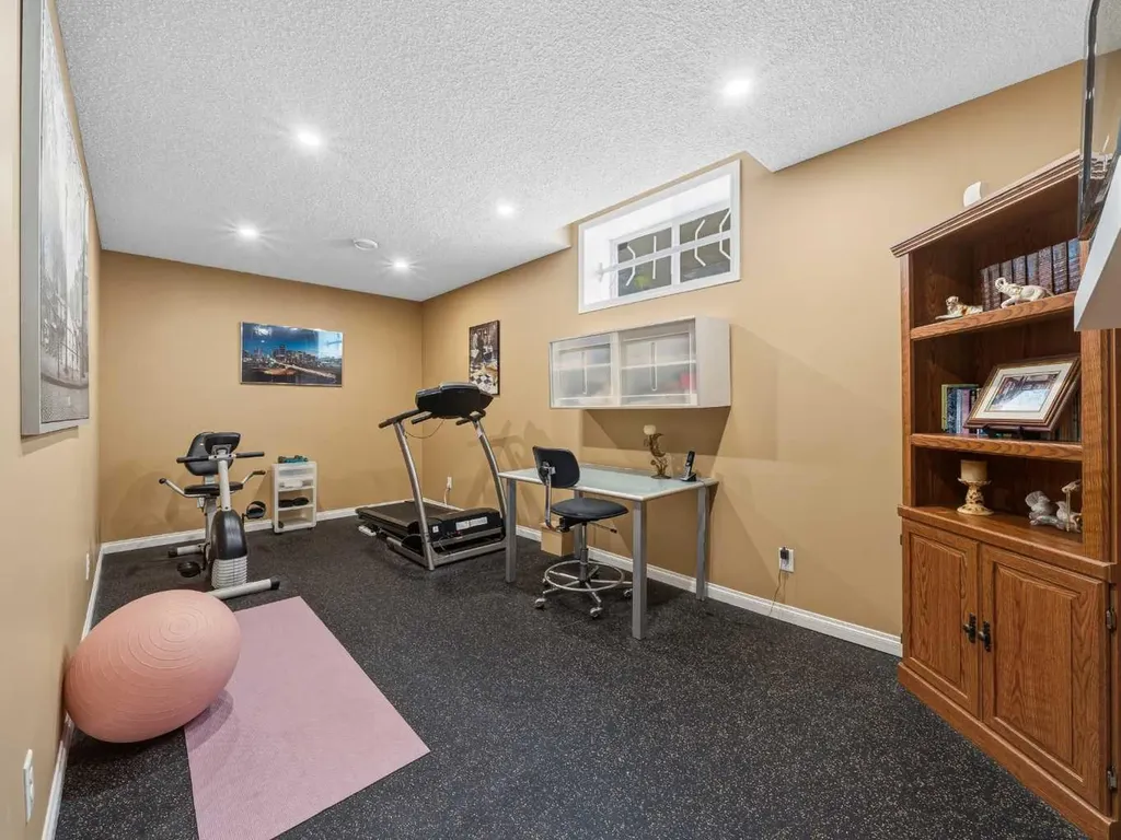 84 Sierra Morena Landing SW Calgary AB T3H4K3
