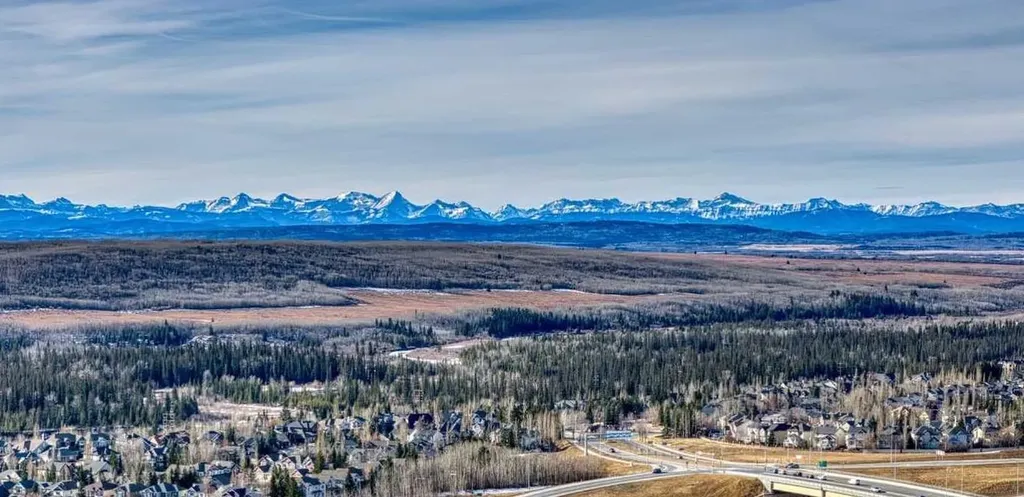 84 Sierra Morena Landing SW Calgary AB T3H4K3