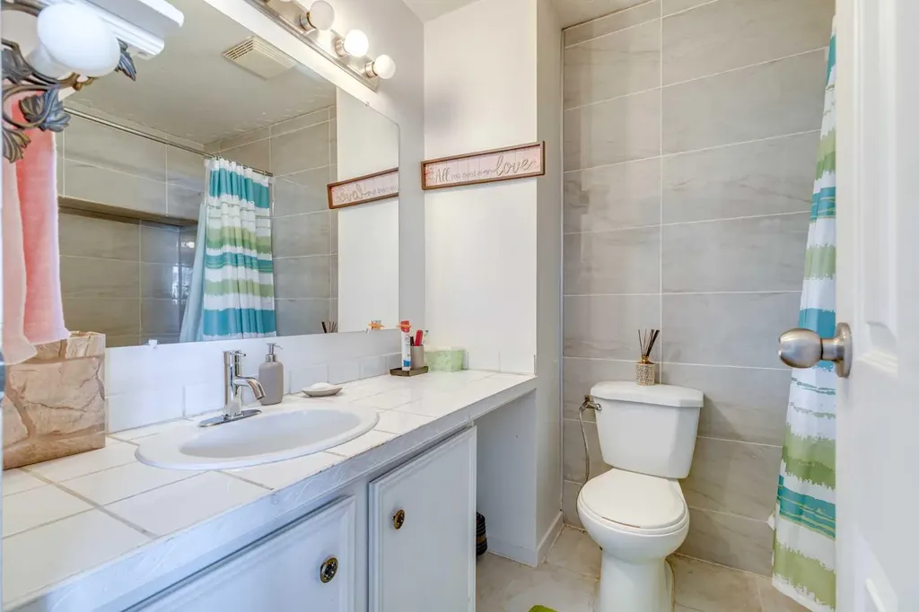 217 Aboyne Place NE Calgary AB T2A 5Z2