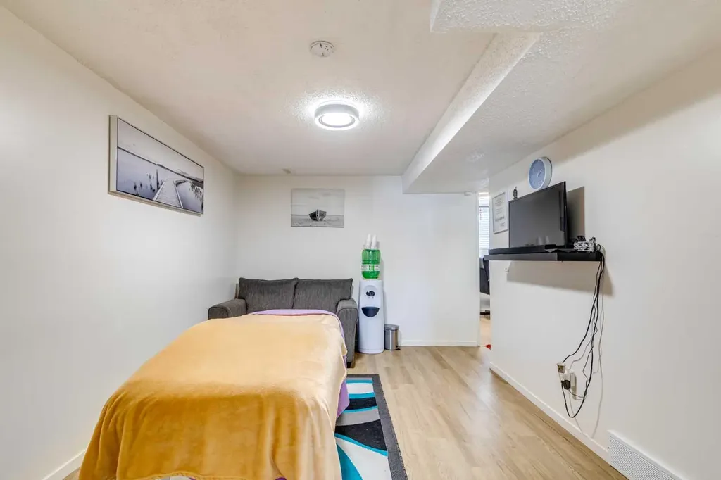 217 Aboyne Place NE Calgary AB T2A 5Z2