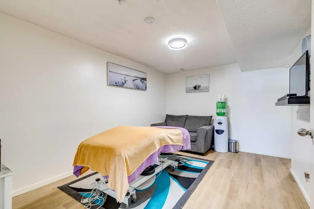 217 Aboyne Place NE Calgary AB T2A 5Z2
