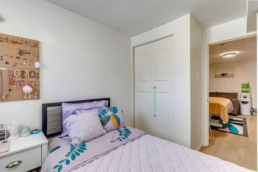 217 Aboyne Place NE Calgary AB T2A 5Z2