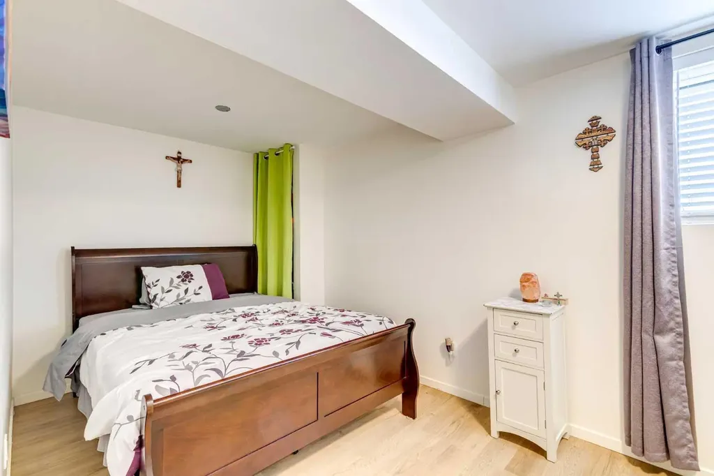 217 Aboyne Place NE Calgary AB T2A 5Z2