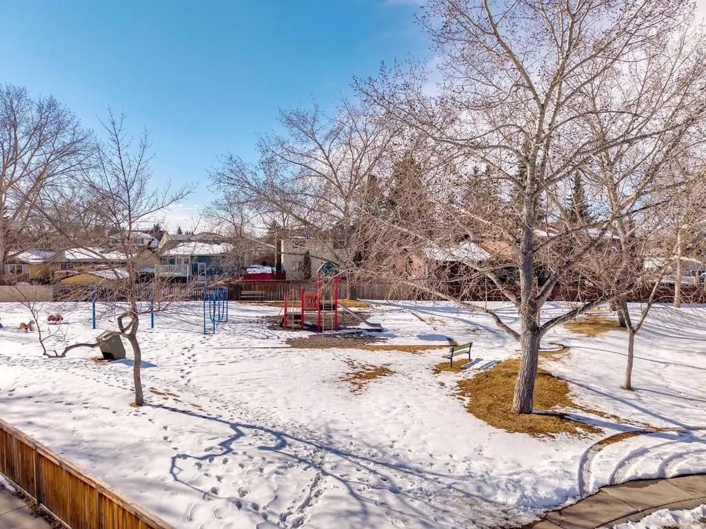 217 Aboyne Place NE Calgary AB T2A 5Z2