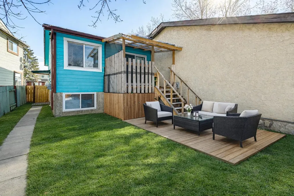 217 Aboyne Place NE Calgary AB T2A 5Z2