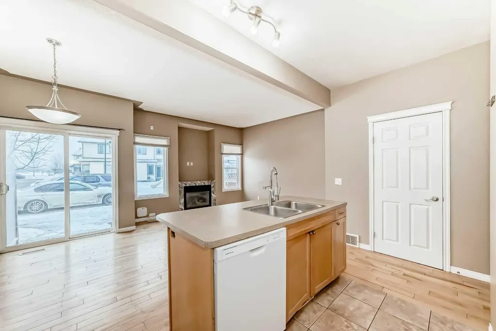620 Luxstone Landing SW Airdrie AB T4B 0B5