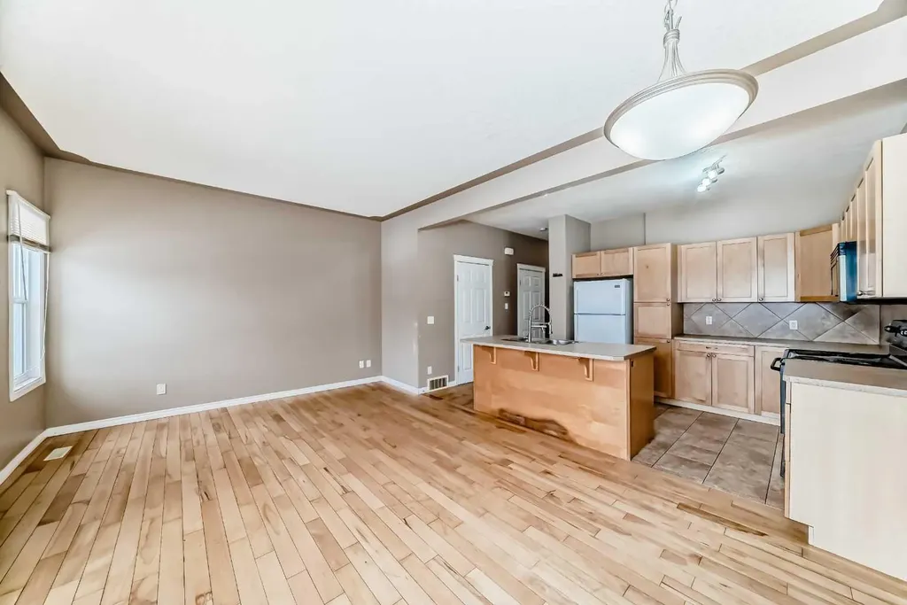 620 Luxstone Landing SW Airdrie AB T4B 0B5