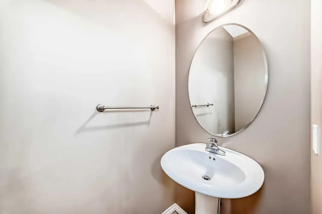 620 Luxstone Landing SW Airdrie AB T4B 0B5
