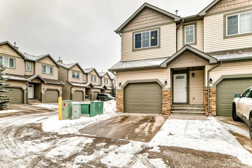 620 Luxstone Landing SW Airdrie AB T4B 0B5