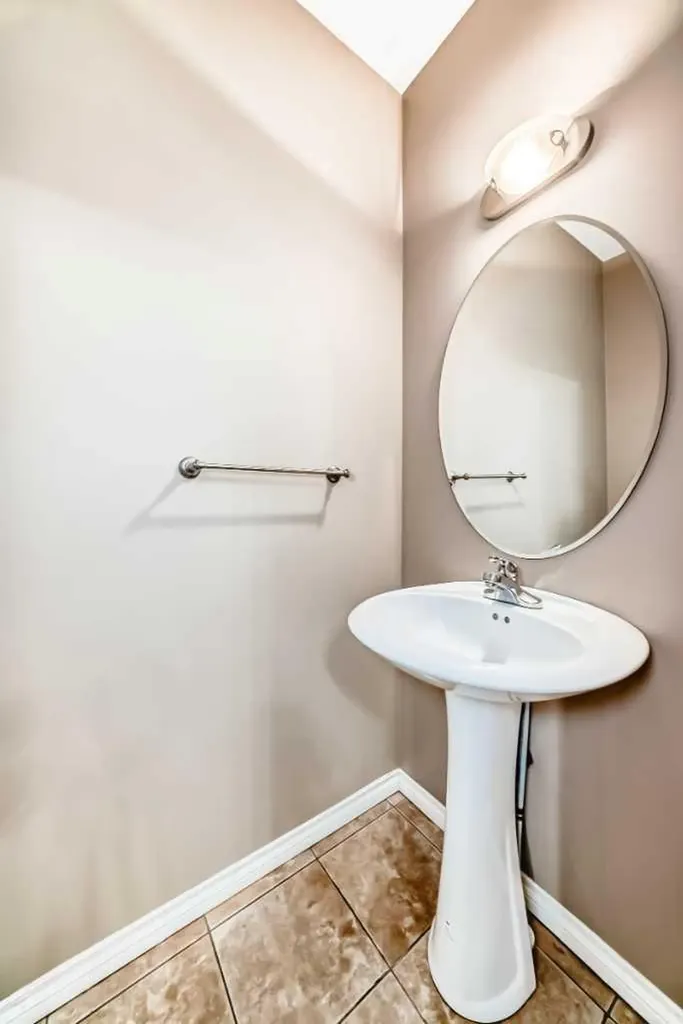 620 Luxstone Landing SW Airdrie AB T4B 0B5