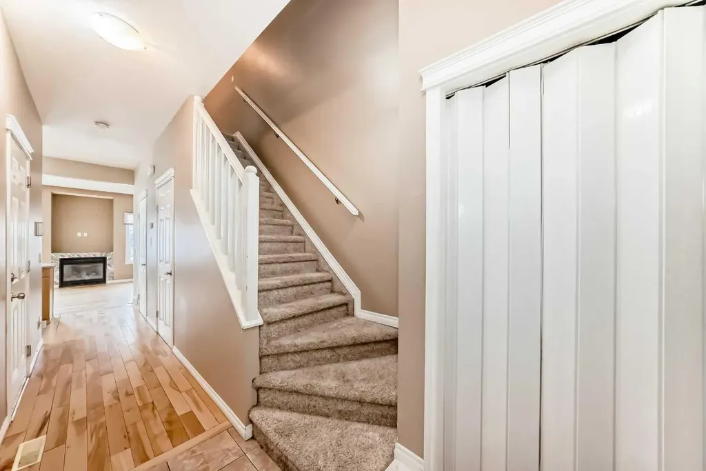 620 Luxstone Landing SW Airdrie AB T4B 0B5