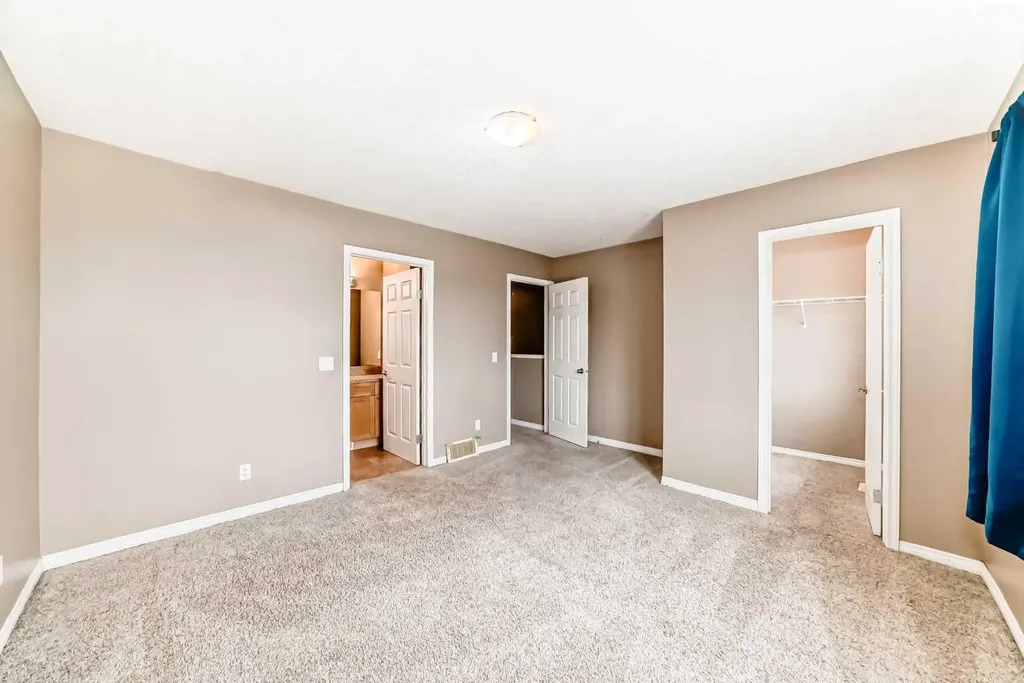 620 Luxstone Landing SW Airdrie AB T4B 0B5