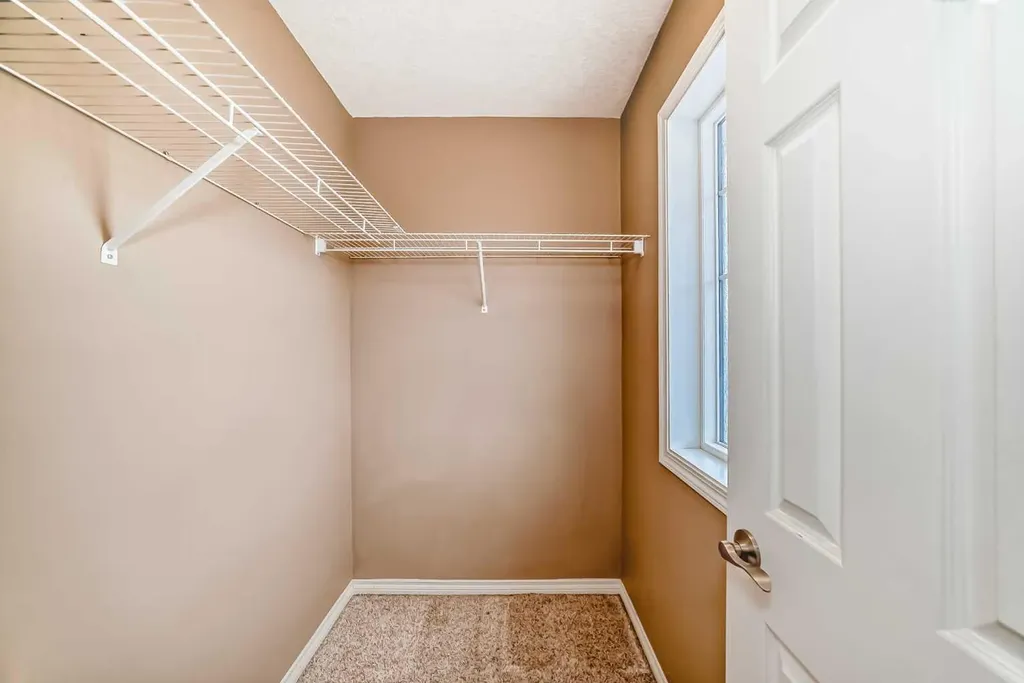 620 Luxstone Landing SW Airdrie AB T4B 0B5