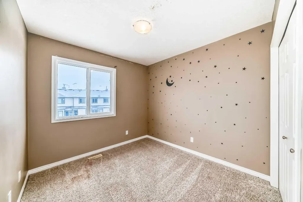620 Luxstone Landing SW Airdrie AB T4B 0B5